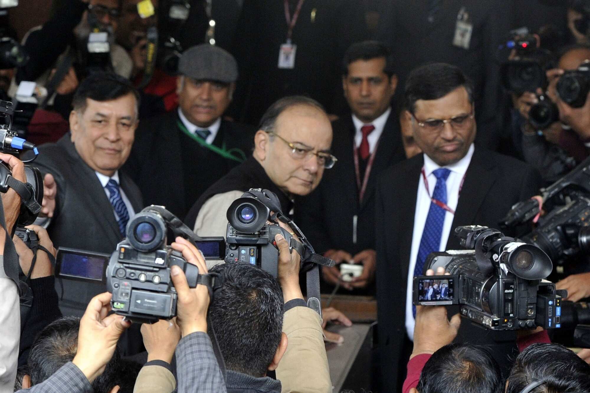  Budget 2017: Meeting disinvestment target is key to achieving fiscal deficit goal