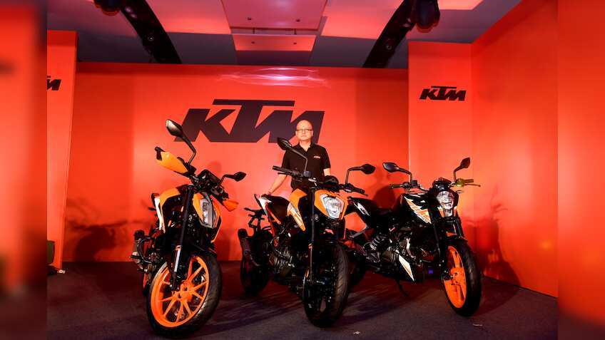 Bajaj Auto launches new KTM 390 Duke, 250 Duke, 200 Duke motorcycles