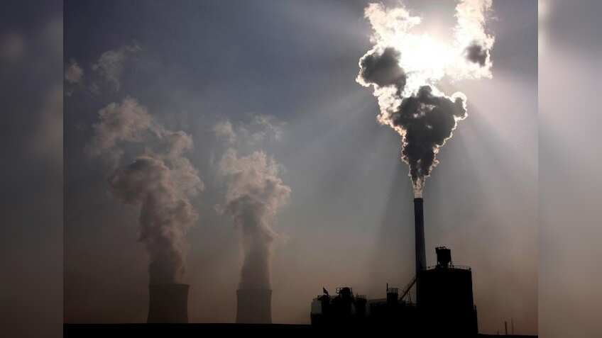 China sets 2017 growth target at 25-year low