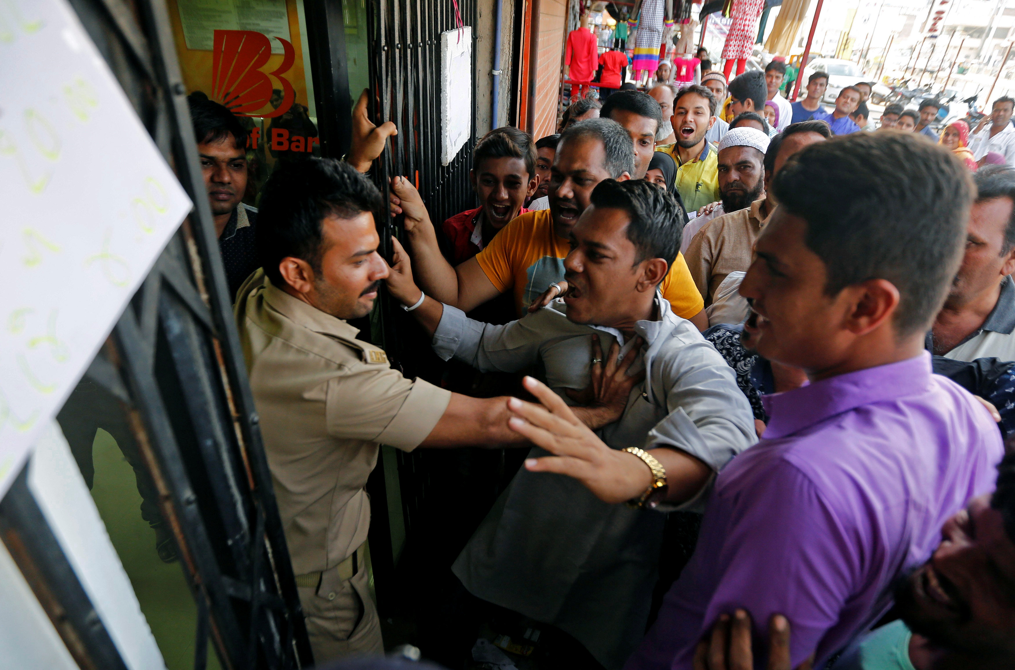 Banks to shut over next 3 days; association urges customers to complete bank transactions today