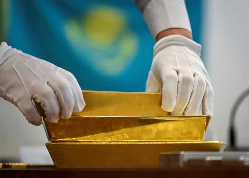 Gold steady ahead of Fed meeting, expected U.S. rate rise