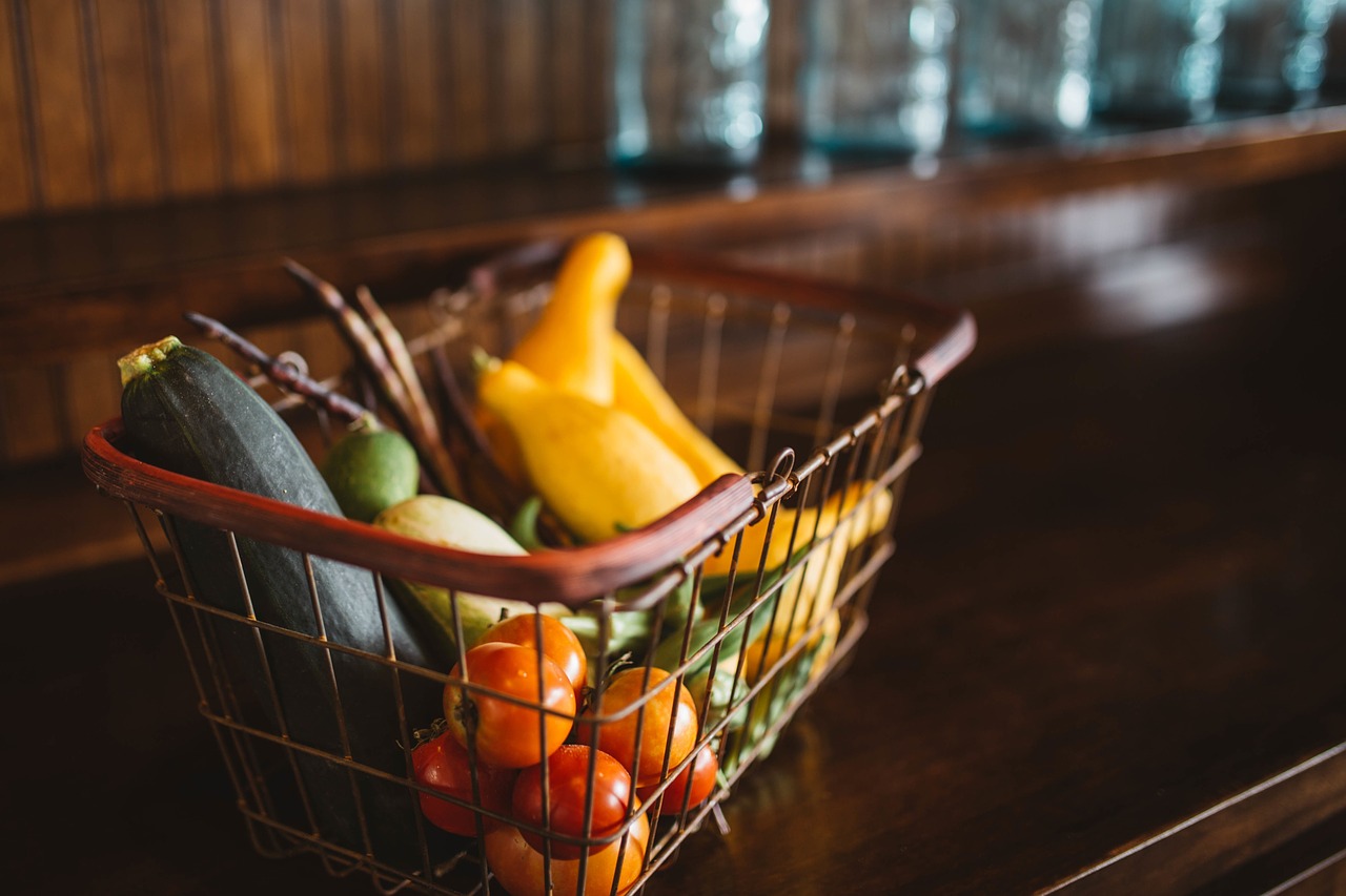 Will Amazon succeed in the online grocery business where other start-ups have failed?