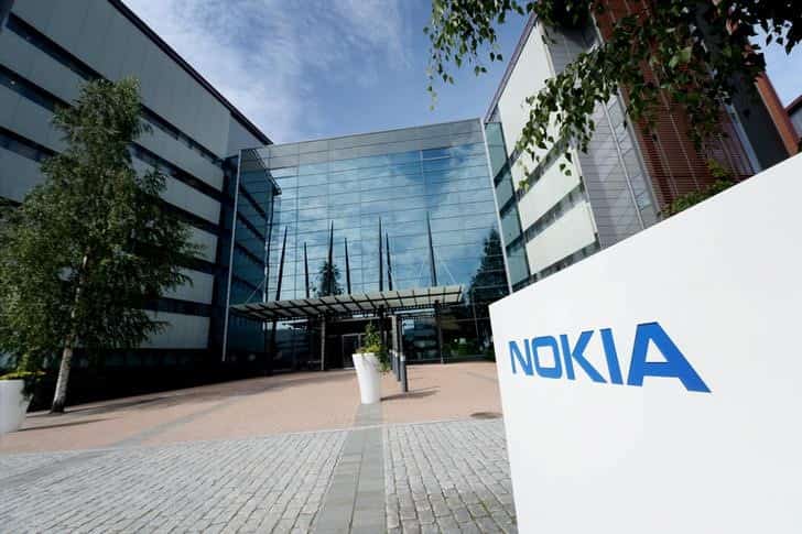 Nokia's mobile networks head Samih Elhage quits, to split business