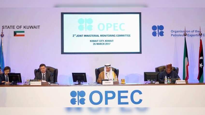 OPEC, non-OPEC committee recommends extending output cut by six months