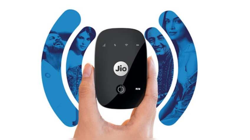 Reliance Jio pulls down sales of nine telcos in December quarter