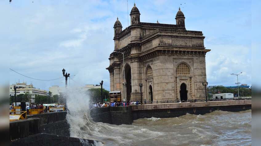 Mumbai attracts maximum amount of private equity investments of about 56% in 2016: Knight Frank India 
