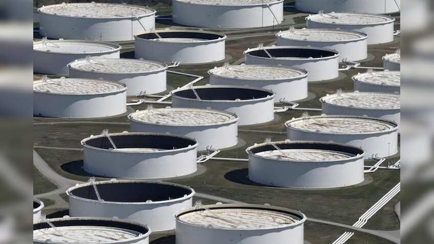 Oil prices dip as oversupply concerns linger