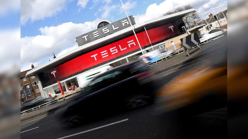 Tesla edges out GM to become most valuable US carmaker
