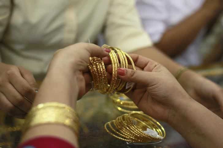 Gold hits five-month high, geopolitical worries drive flight to safety