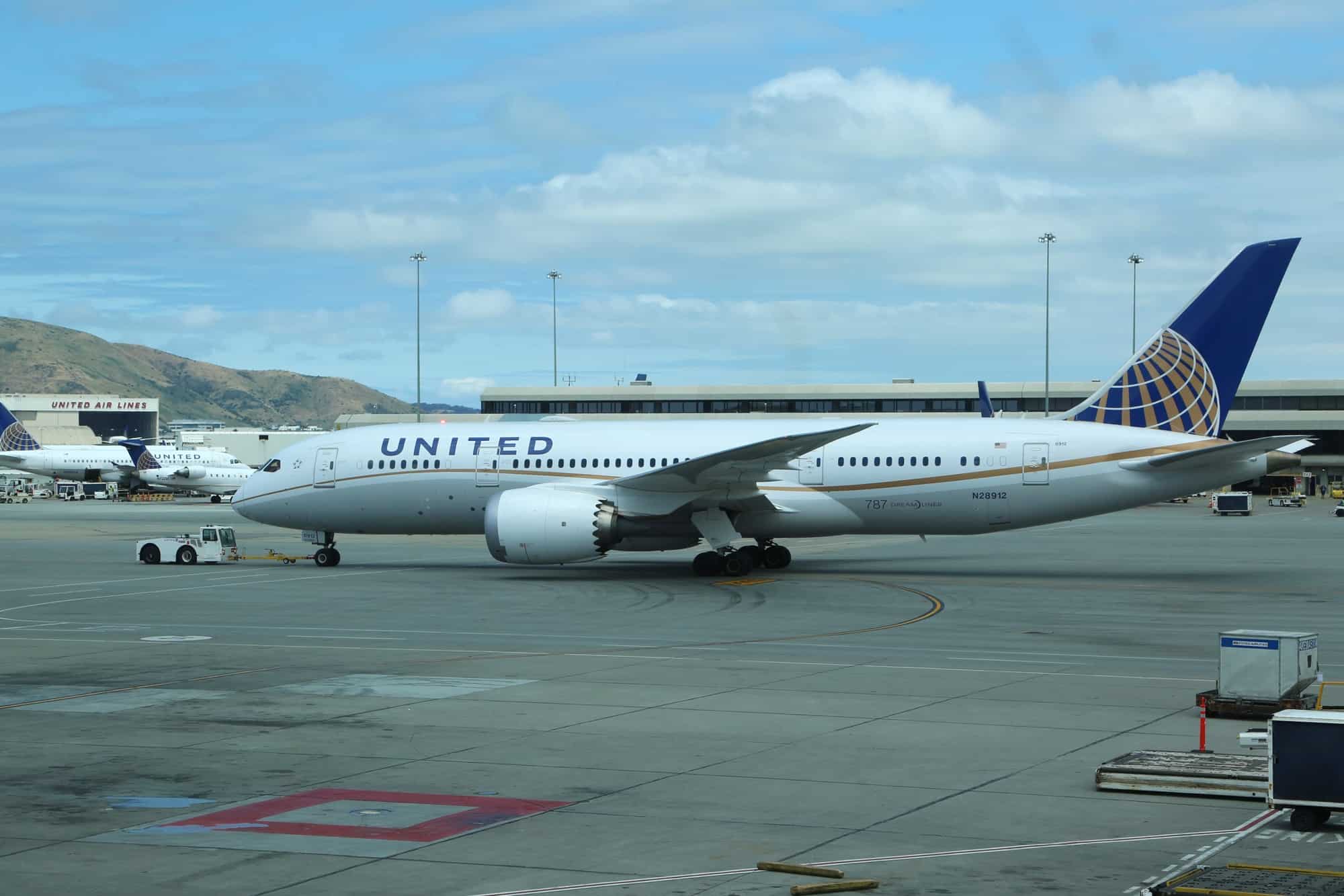 Couple booted off United Airlines flight