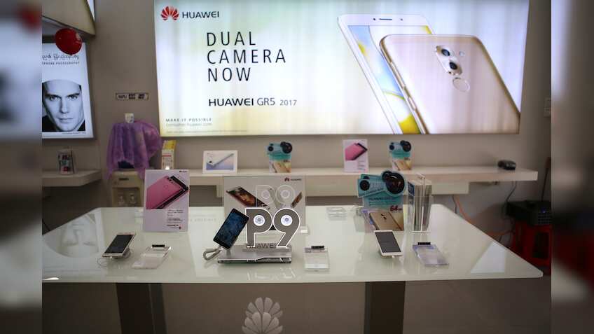 Indians are finally spending more money on smartphones 
