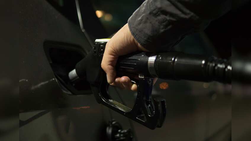 Oil ministry mulls home delivery of petrol, diesel