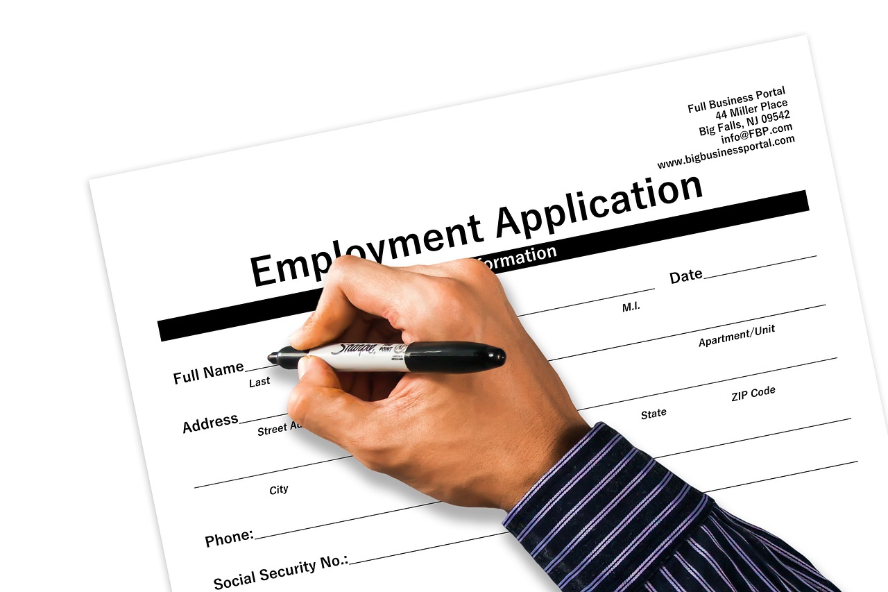 IT jobs hit maximum as hiring falls by 24% in April