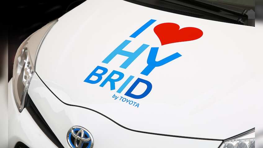Here is why the govt has dumped hybrid cars from its electric vehicle plan in India