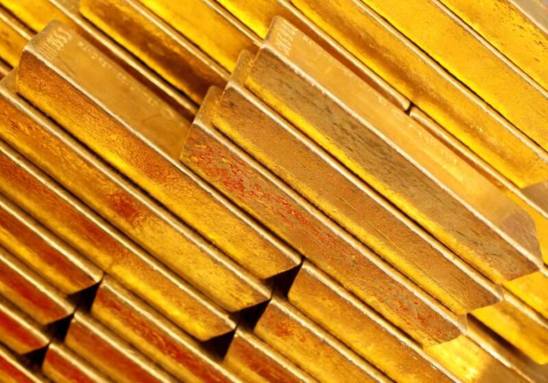 Gold edges up ahead of Yellen testimony; Fed officials cautious on rate hike