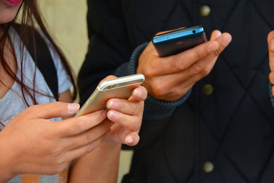 These sites offer you more value for your old phones; should you still ‘buy with exchange’ on Flipkart, Amazon?