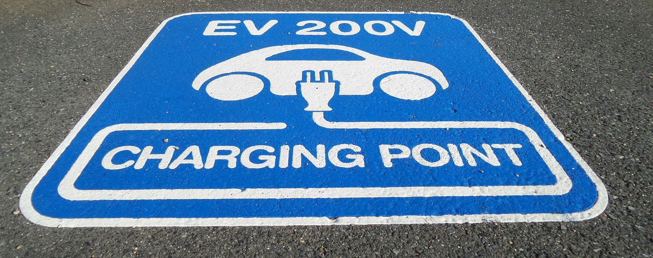 Govt needs to spend about Rs 1.8 lakh crore in electric vehicle infrastructure to meet 2030 target