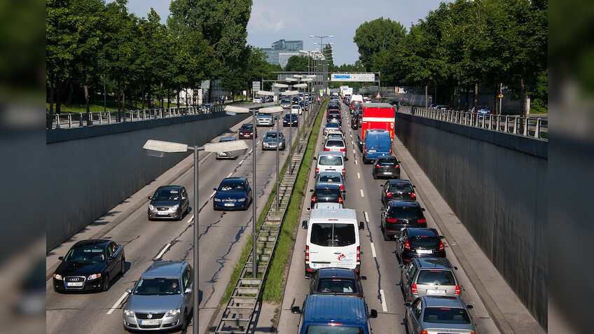 Now, home delivery of registration documents for new vehicle buyers in Delhi