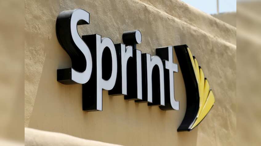 Sprint seeks alternatives to a merger with T-Mobile -sources