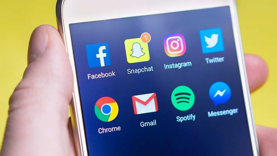 Copying Snapchat stories pays off as daily users of WhatsApp status, Instagram skyrocket