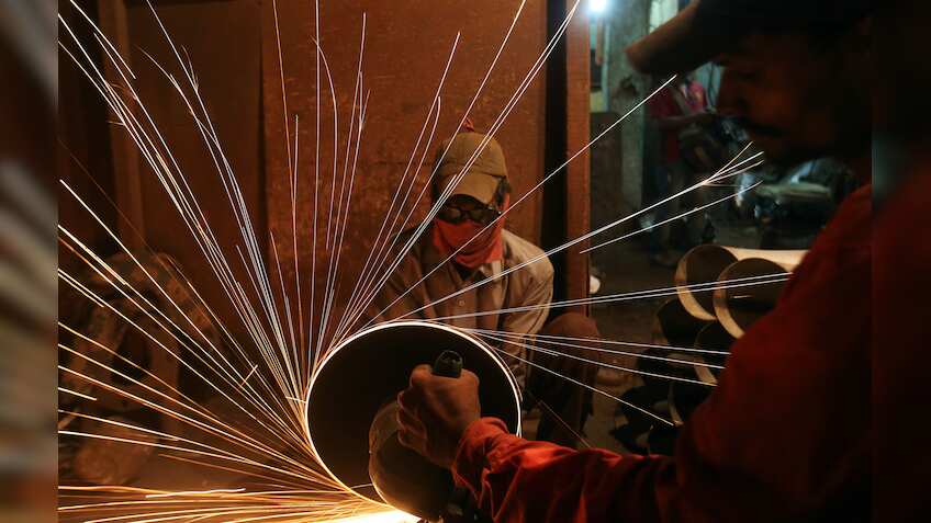 India seen posting stronger economic growth as shock from cash clampdown fades