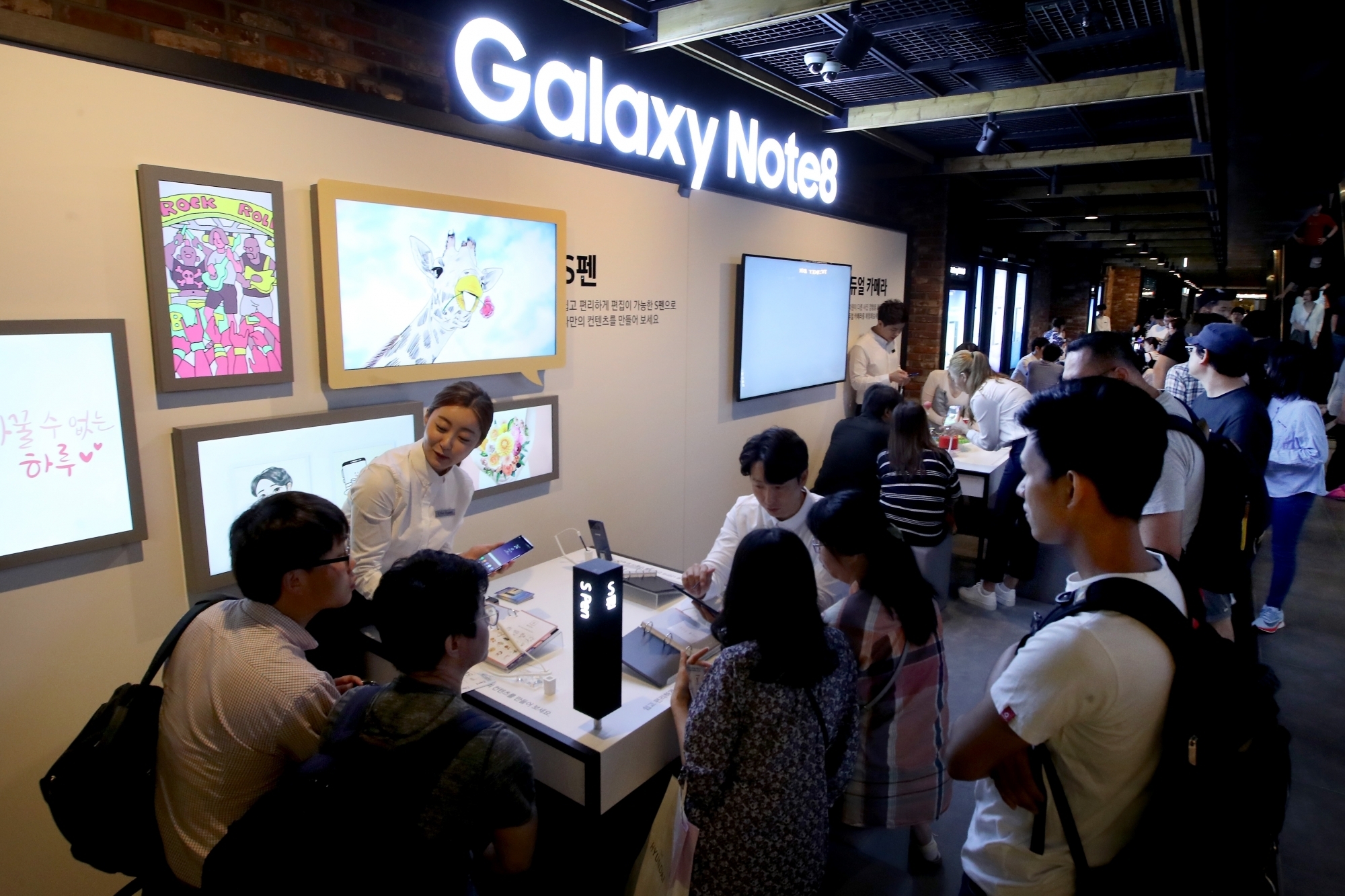 Samsung Galaxy Note 8 gets over 2.5 lakh