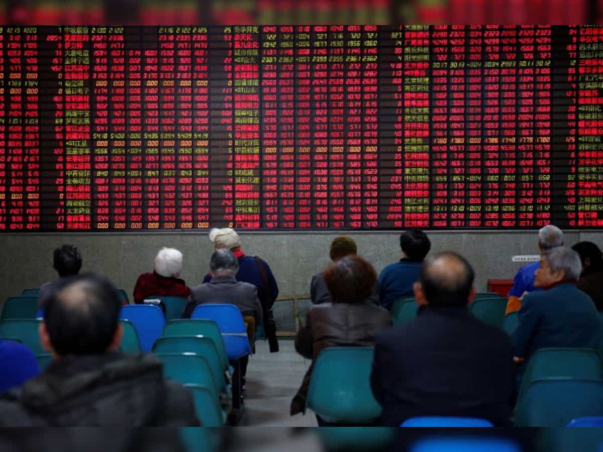 Wall Street&#039;s record lifts asian markets to 10-year