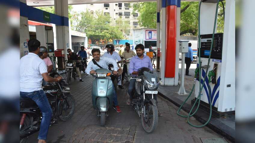 Why govt is wrong that car, bike buyers are rich enough to afford high petrol, diesel prices
