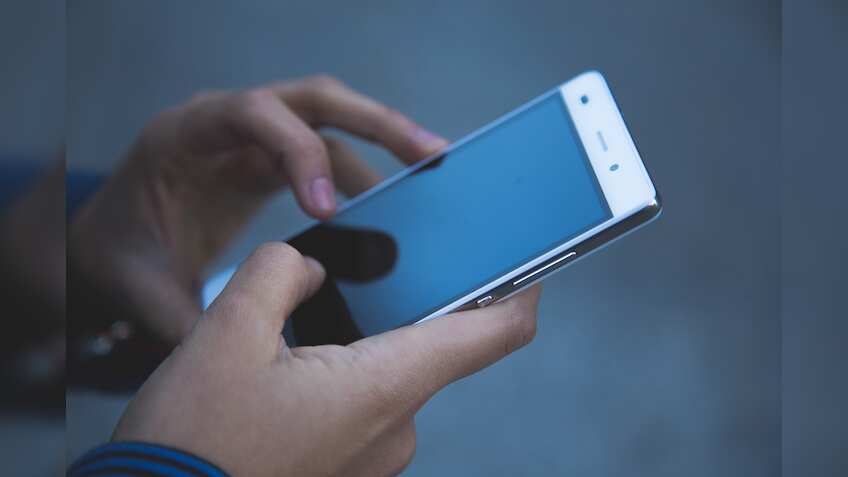 70% Indians feel completely lost without their smartphone: Report