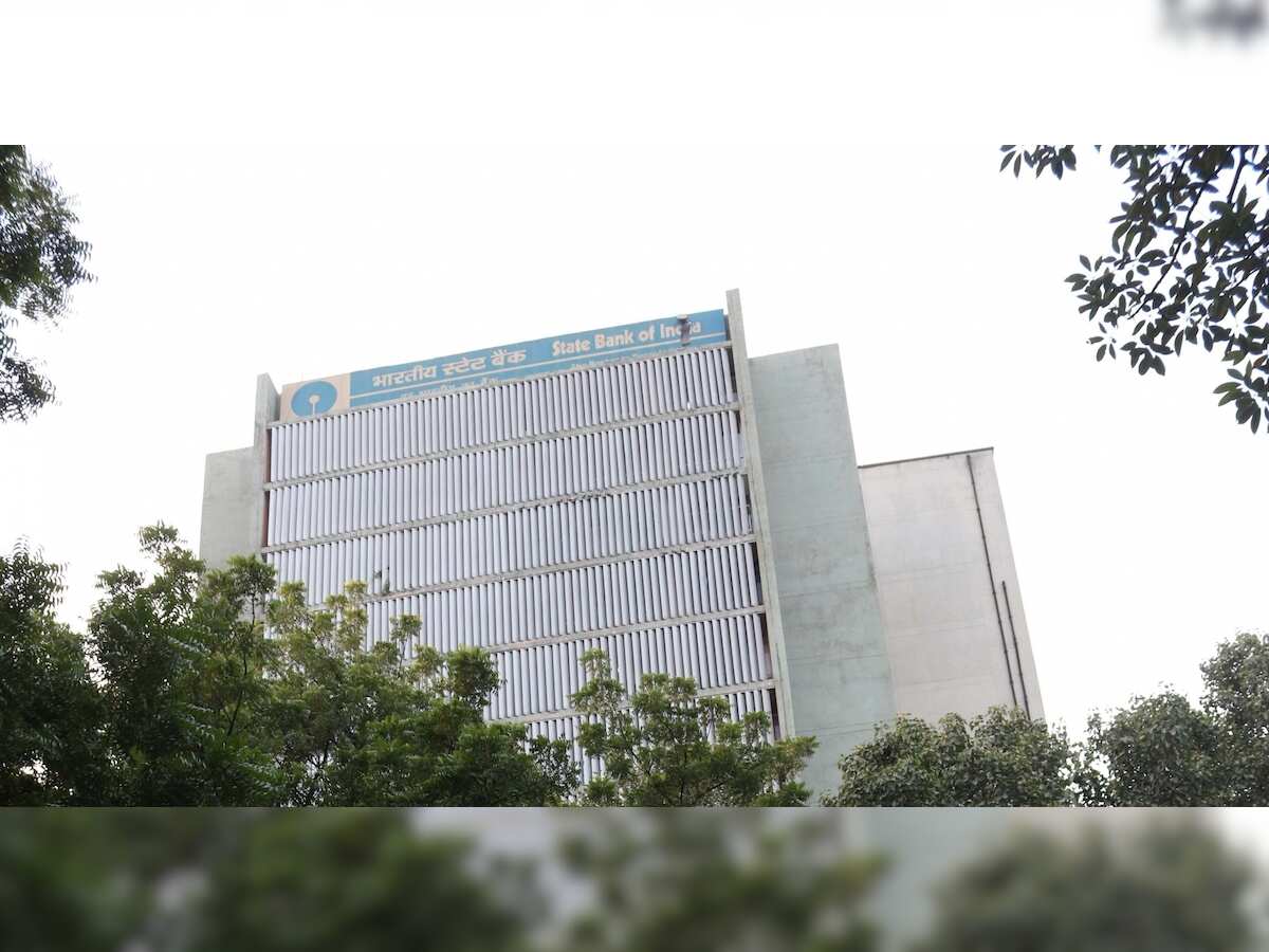 SBI Life Insurance debuts on bourses at 5%