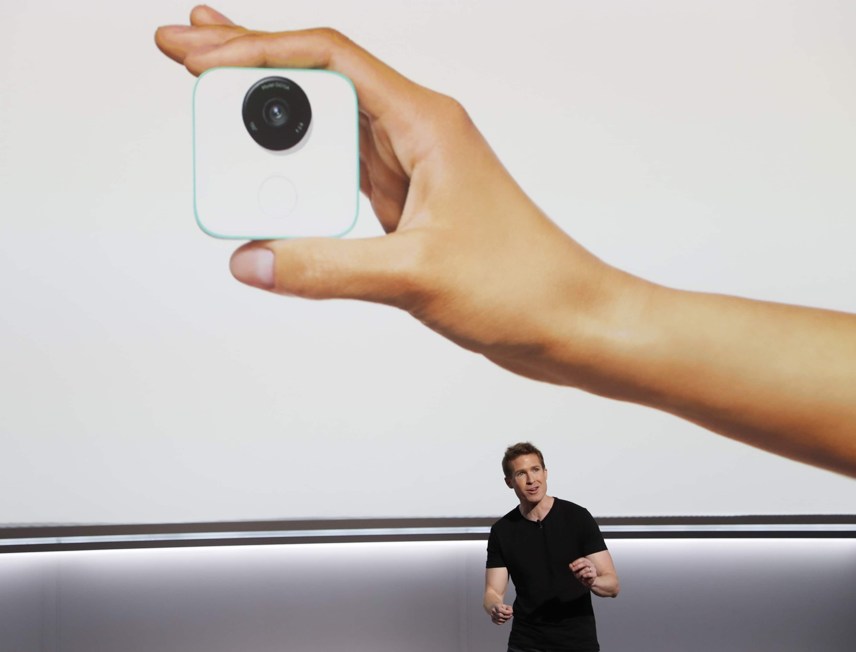 Ai camera. Умная фотокамера Google clips. Искусственный интеллект камеры. Телефон с камерой с искусственным интеллектом. Умная камера фильм.