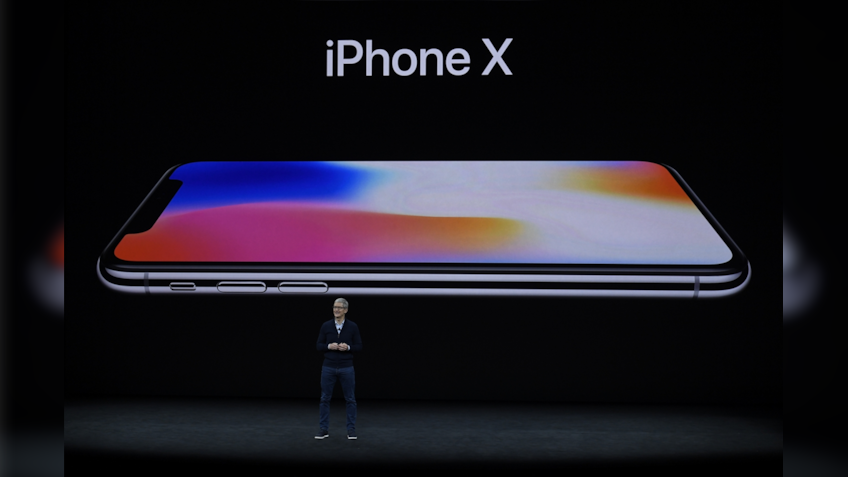 Apple holds 65% of the global premium smartphone profits pie