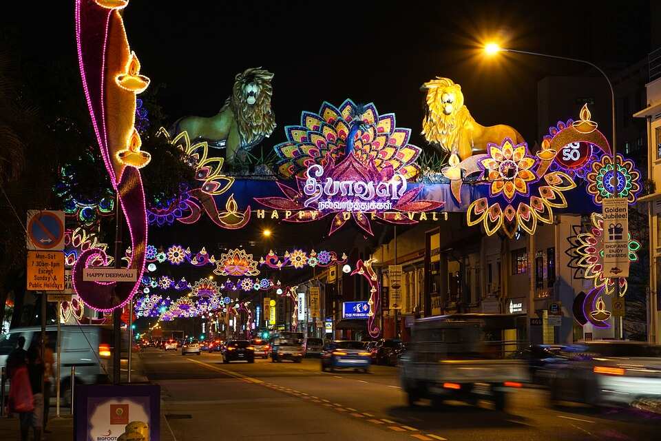 Lack of Diwali bonus due to GST adds to Diwali spending woes 