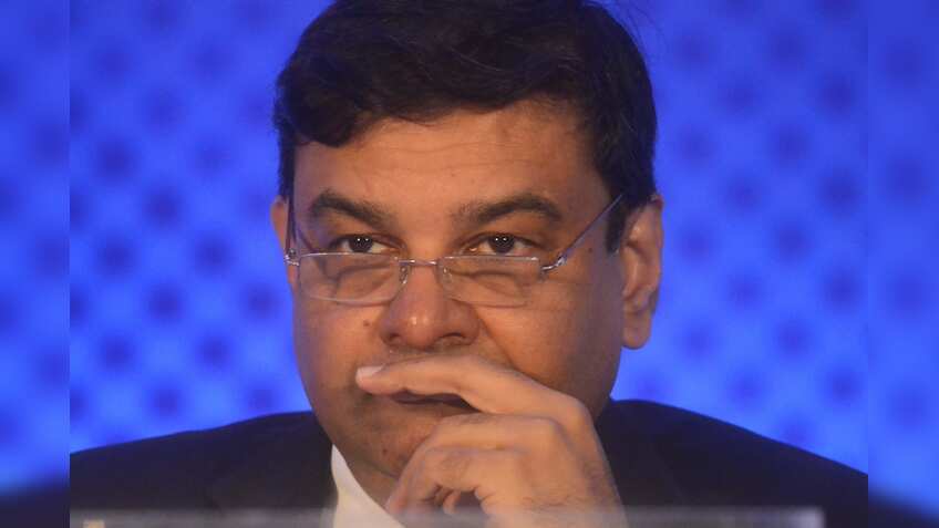 Reserve Bank of India backpedals on Aadhaar; says its mandatory to link with bank accounts