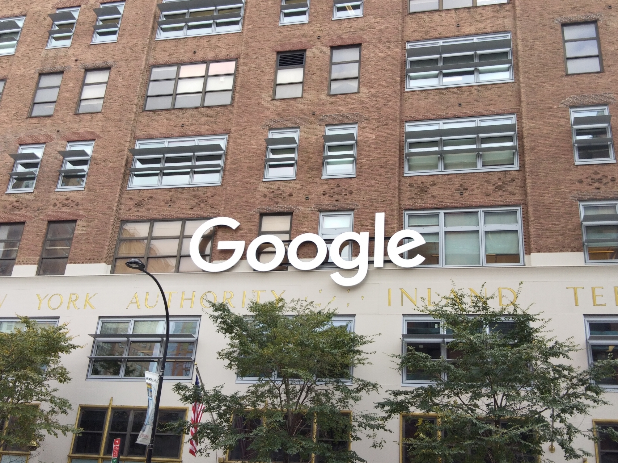Google hits high growth in ad revenues, but investors remain wary of rising traffic acquisition costs