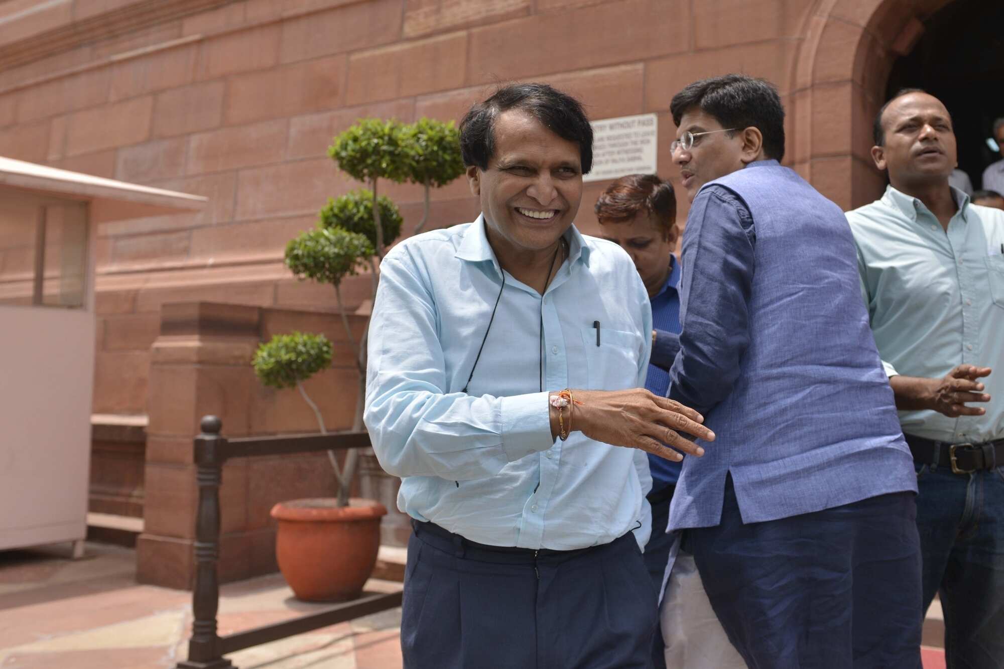 India 'very strongly' raises H-1B visa issue with US: Suresh Prabhu