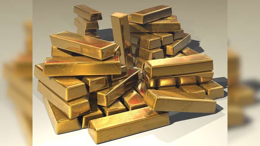 Gold prices slip as higher U.S. yields weigh on market