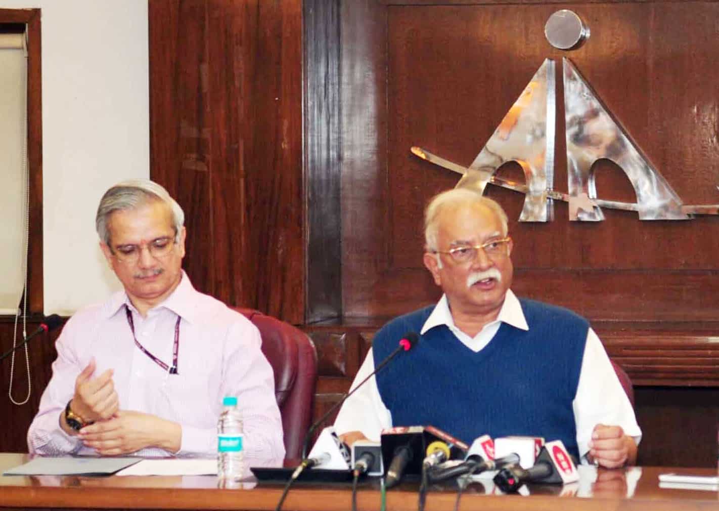 Airlines can't charge extra to correct passenger name error, says Aviation Minister