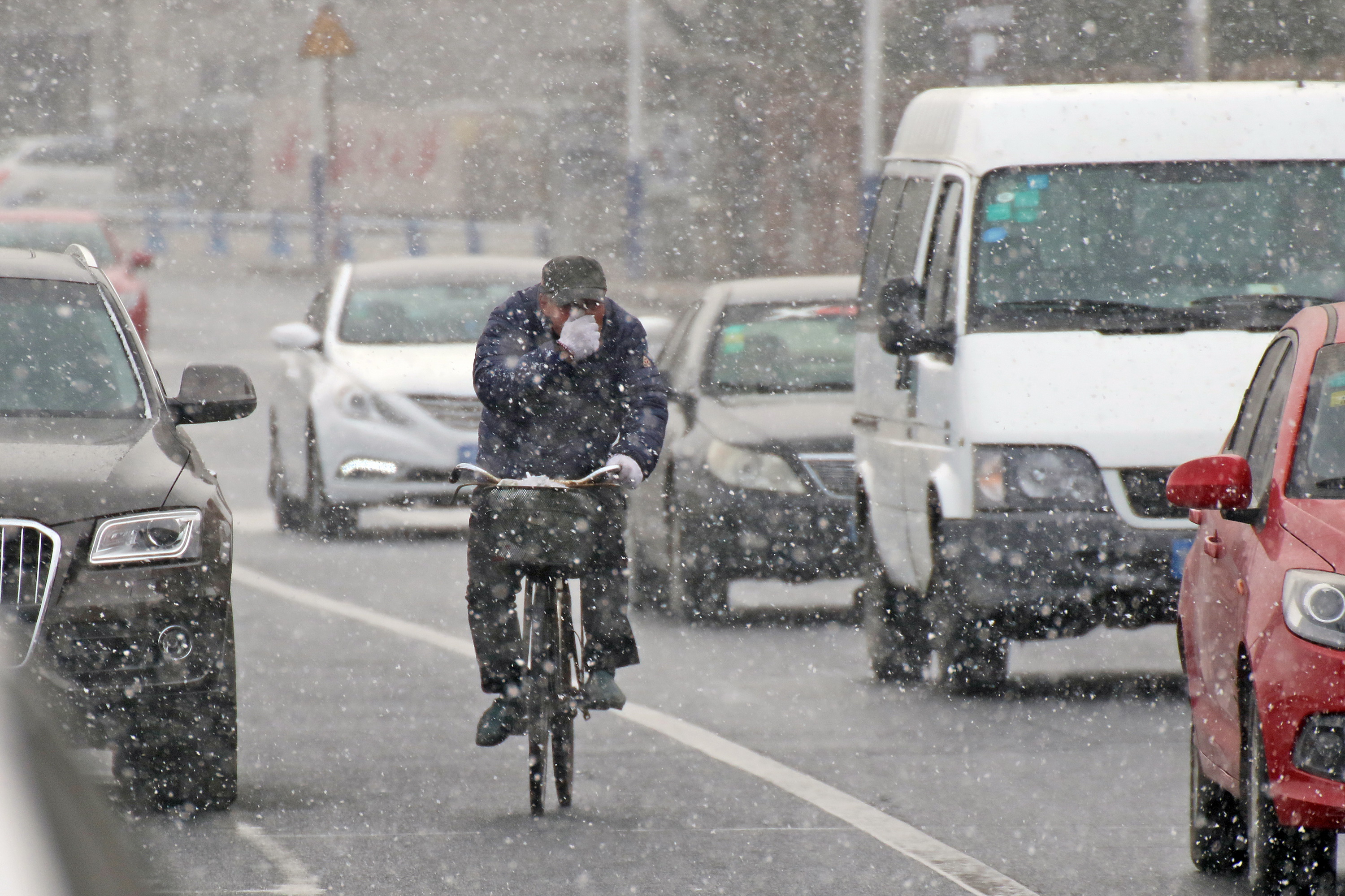 China to step up property market regulation to avoid bubble risk