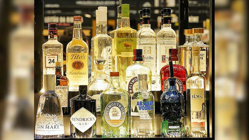 Kerala raises legal drinking age to 23  