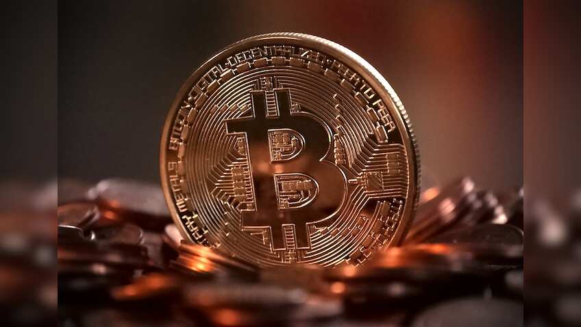 Google gives real time currency status, conversions to Bitcoin 