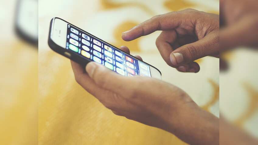 51% mobile users in India look at their phones every 10 minutes