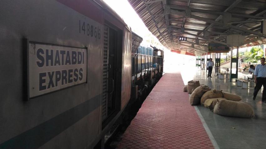 Mumbai-Ahmedabad Shatabdi Express to get luxury coach with aircraft features