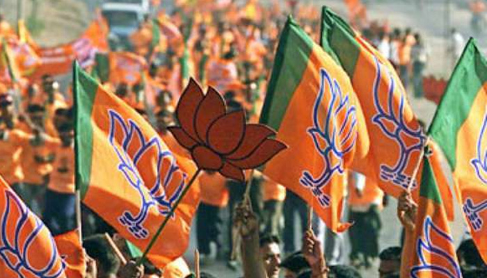 BJP pulls ahead in election in Gujarat after tight race