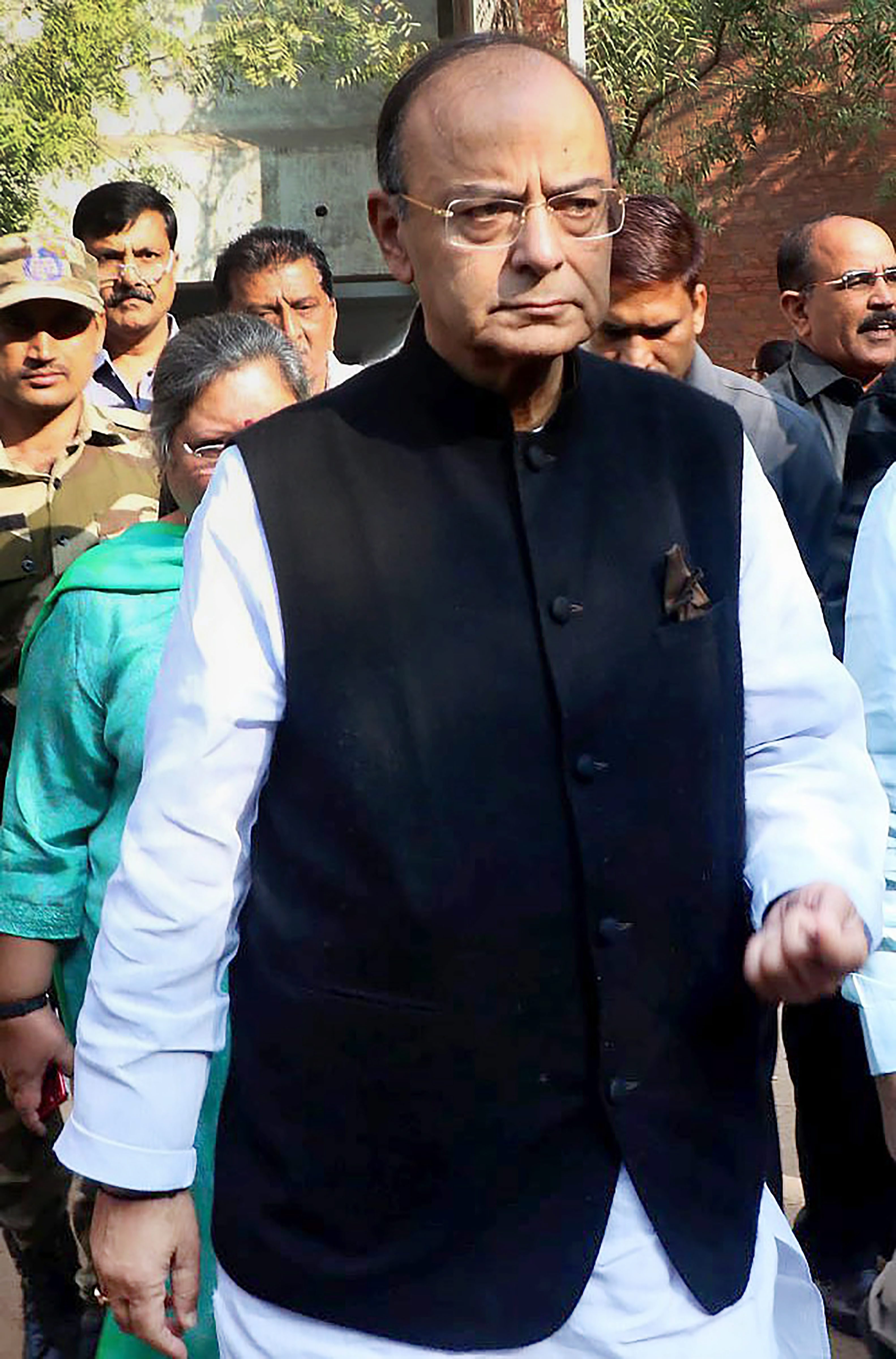 FinMin shows strong macro-economic fundamentals, reforms for sustained growth in 2017