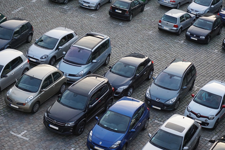 Is it good time to buy a car during Christmas?