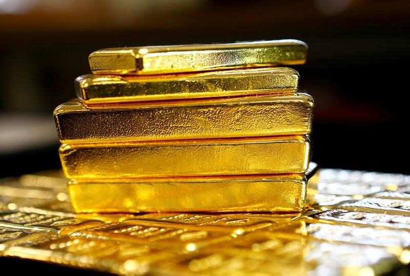 Gold prices steady, set for fourth straight weekly gain