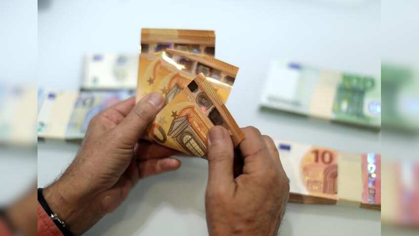 Euro zone widens trade surplus despite strong euro