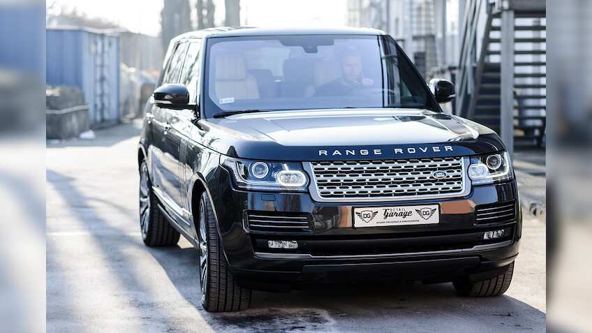 New two-door Range Rover SV Coupe spotted ahead of Geneva Motor Show  