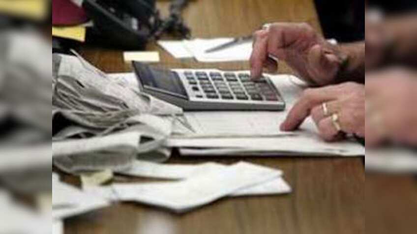 Salaried class gets no relief in I-T slab; cheers for senior citizens